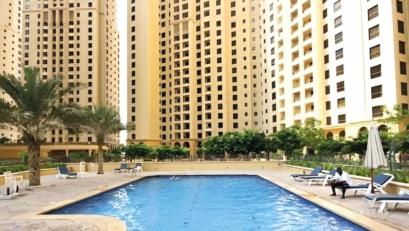 Imagen de la piscina del Rovers Hostel Dubai. Foto 18