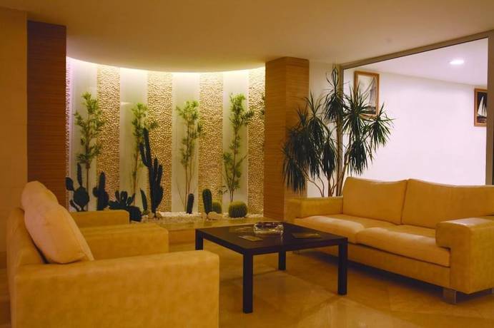 Imagen de los interiores del Roxx Suite Deluxe And Spa Hotel. Foto 10
