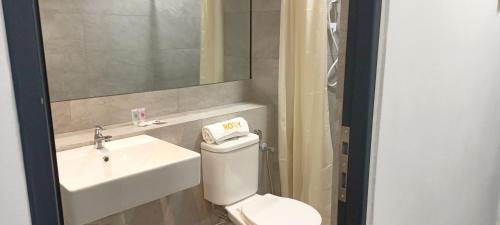 Imagen general del Roxy Hotel Sri Aman. Foto 10