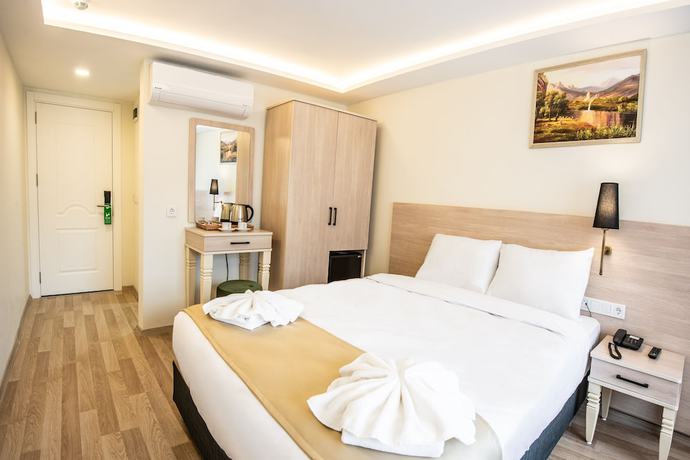 Imagen de la habitación del Royal Bosphorus Hotel. Foto 7