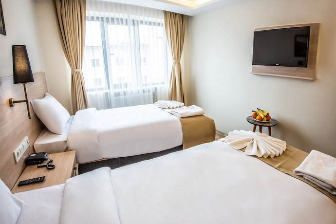 Imagen de la habitación del Royal Bosphorus Hotel. Foto 8