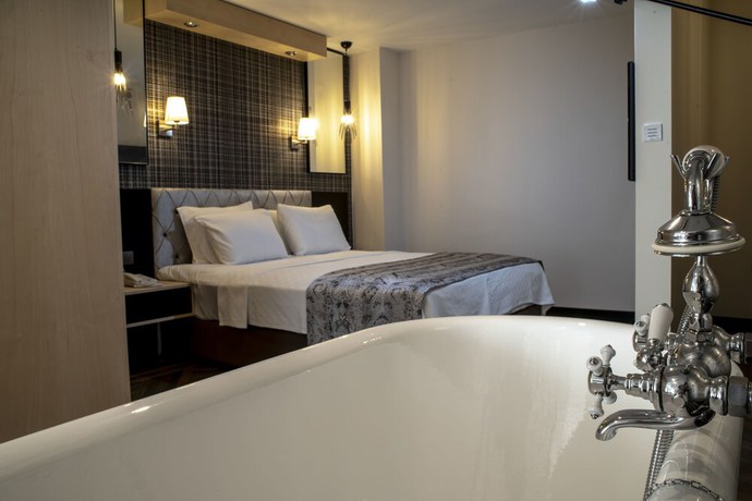Imagen de la habitación del Royal Cesme Hotel. Foto 4