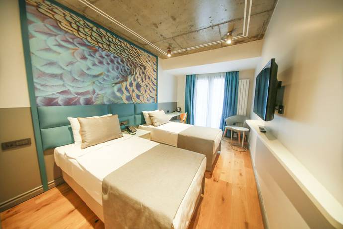 Imagen de la habitación del Royal Galata Hotel. Foto 17