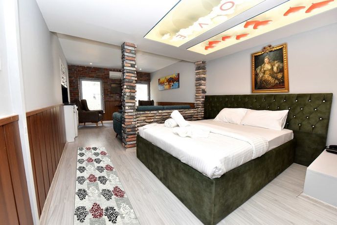 Imagen de la habitación del Royal Garden Suite Hotel. Foto 3