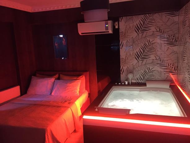 Imagen de la habitación del Royal Kral As Suit Otel. Foto 3