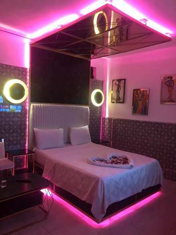 Imagen de la habitación del Royal Kral As Suit Otel. Foto 5