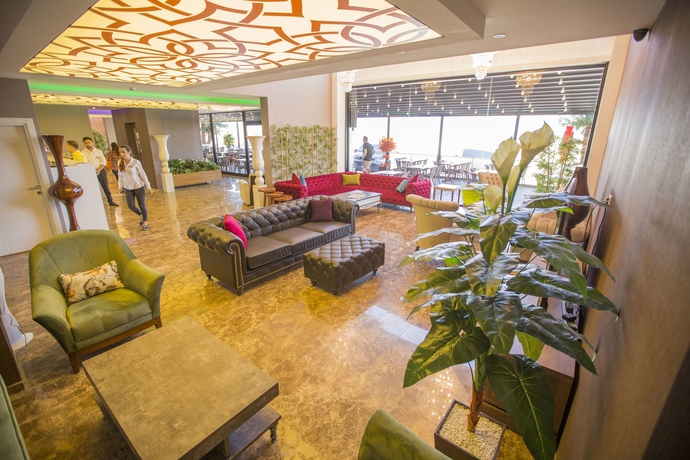 Imagen de los interiores del Royal Life Exclusive. Foto 18