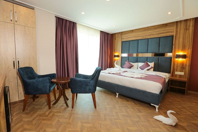 Imagen de la habitación del Royal Palas Hotel. Foto 17