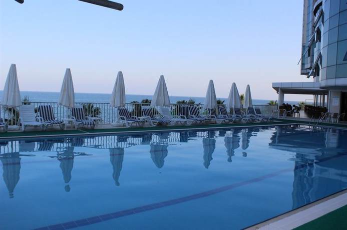 Imagen de la piscina del Royal Sebaste Hotel. Foto 20