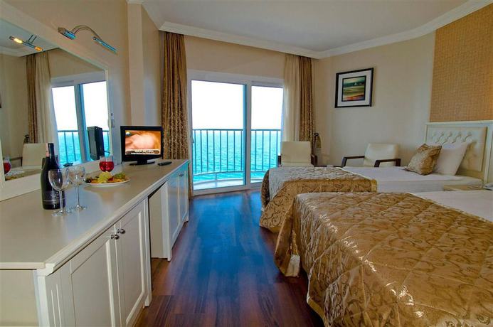 Imagen de la habitación del Royal Sebaste Hotel. Foto 7