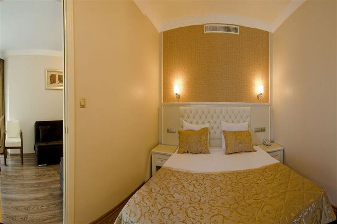 Imagen de la habitación del Royal Sebaste Hotel. Foto 13