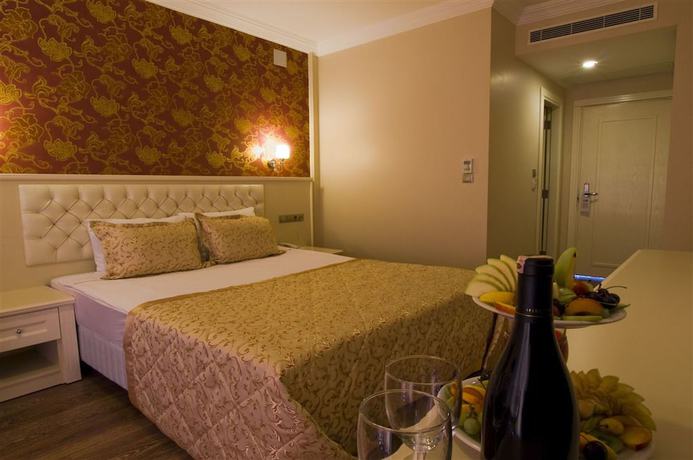 Imagen de la habitación del Royal Sebaste Hotel. Foto 14