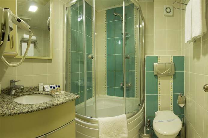 Imagen de la habitación del Royal Sebaste Hotel. Foto 15