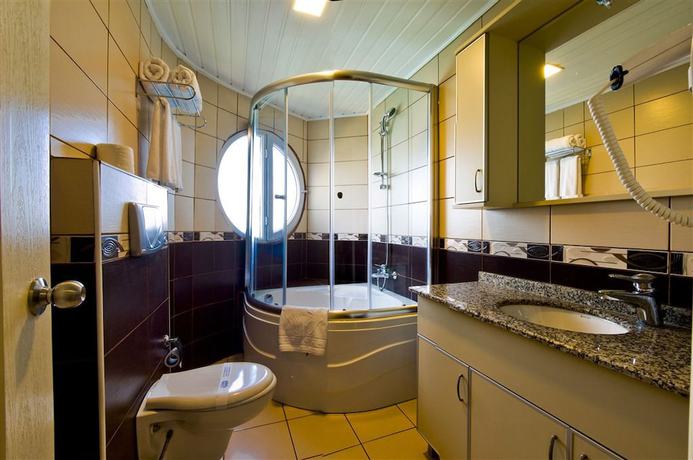 Imagen de la habitación del Royal Sebaste Hotel. Foto 16