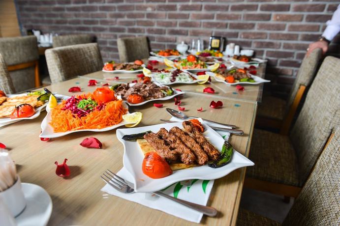 Imagen del bar/restaurante del Royal Sivas Hotel. Foto 2