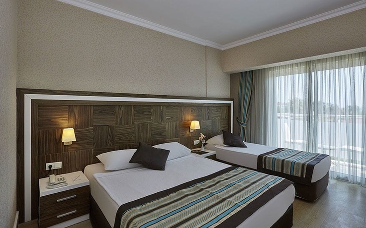 Imagen de la habitación del Royal Towers Resort. Foto 13