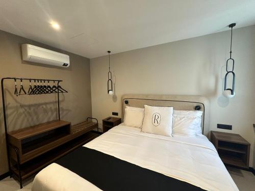 Imagen de la habitación del Royale Sainte Hélène Boutique Hotel. Foto 18