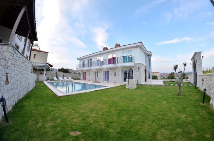Imagen de los exteriores del R&uuml;zgar G&uuml;l&uuml; Hotel. Foto 14