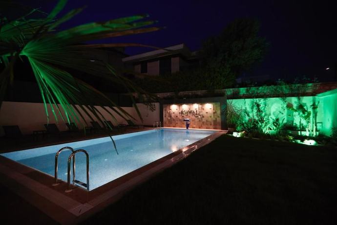 Imagen de la piscina del Ruwais Hotel. Foto 18