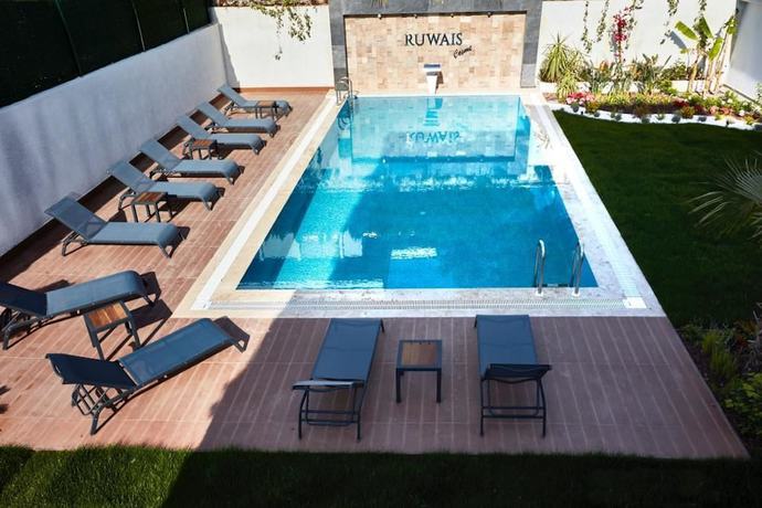 Imagen de la piscina del Ruwais Hotel. Foto 20