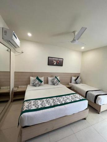 Imagen general del SAGAR HOTEL By RIYANSHI HOLIDAYS. Foto 1