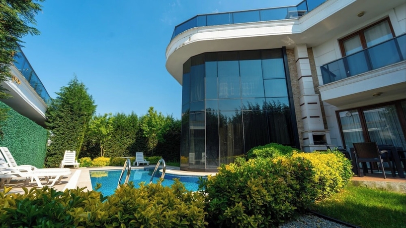 Imagen de la piscina del SAVRA HOUSE SAPANCA. Foto 12