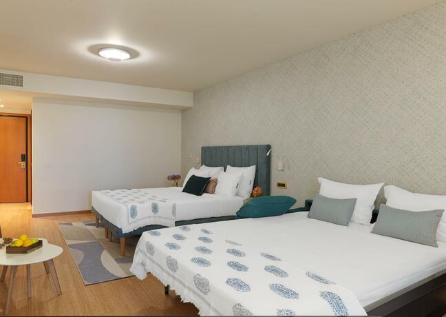 Imagen general del SEAFOS Luxury Resort & Spa - Limited Edition by Leonardo Hotels. Foto 28