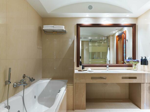 Imagen general del SEAFOS Luxury Resort & Spa - Limited Edition by Leonardo Hotels. Foto 31