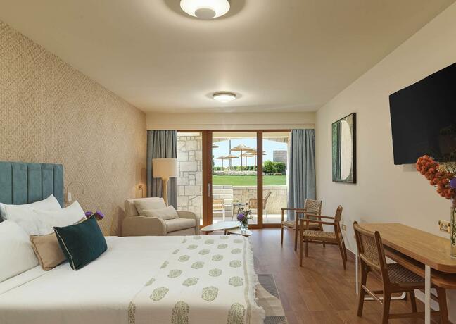 Imagen general del SEAFOS Luxury Resort & Spa - Limited Edition by Leonardo Hotels. Foto 46