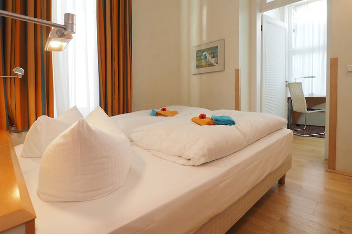 Imagen de la habitación del SEETELHOTEL Villa Aurora. Foto 3