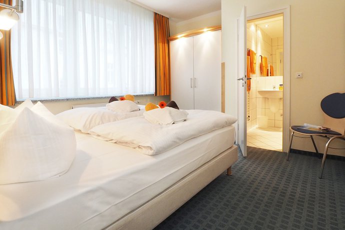 Imagen de la habitación del SEETELHOTEL Villa Aurora. Foto 8