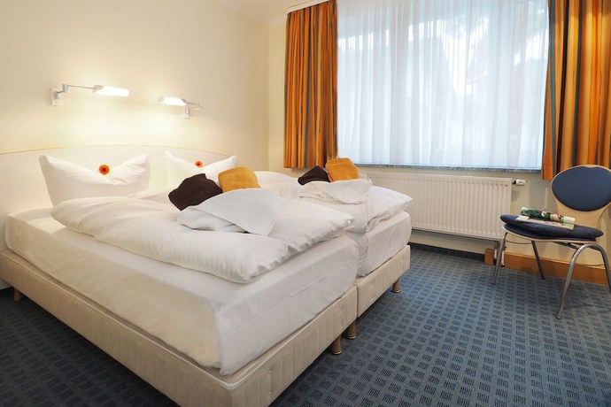 Imagen de la habitación del SEETELHOTEL Villa Aurora. Foto 13