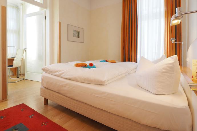 Imagen de la habitación del SEETELHOTEL Villa Aurora. Foto 16