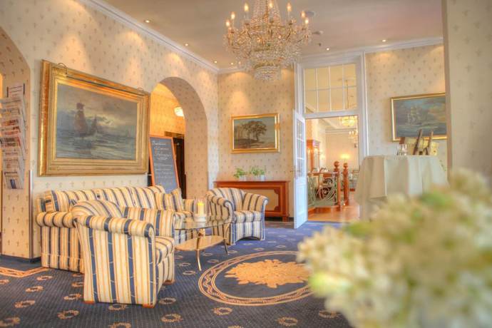 Imagen de los interiores del SEETELHOTEL Villa Aurora. Foto 20