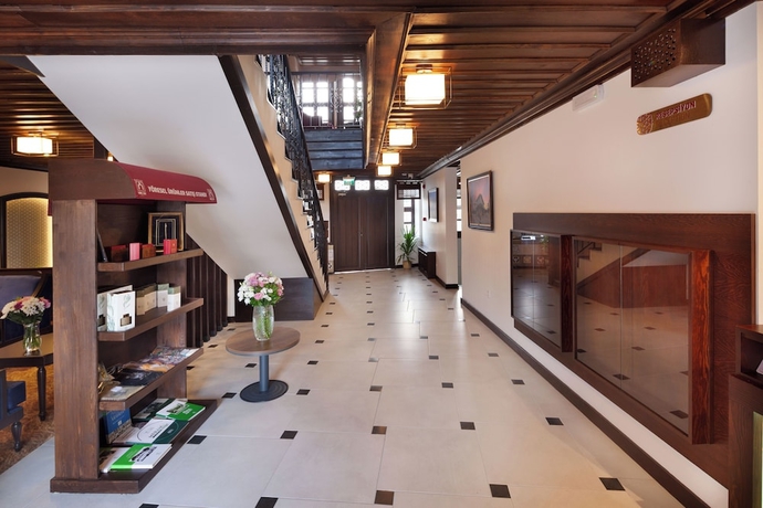 Imagen de los interiores del SIR&Ccedil;ALI HOTEL. Foto 15