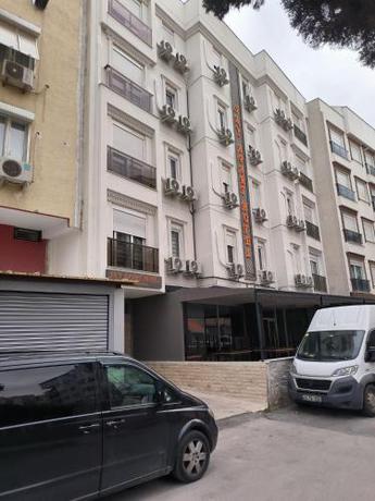 Imagen general del SKY HOTEL & APARTMENTS. Foto 1