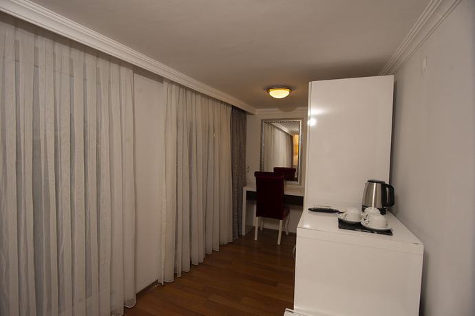 Imagen de la habitación del SRF Hotel. Foto 8