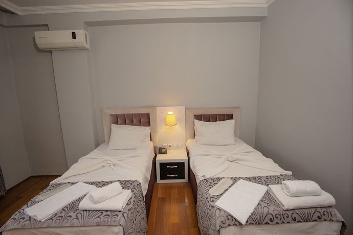 Imagen de la habitación del SRF Hotel. Foto 18