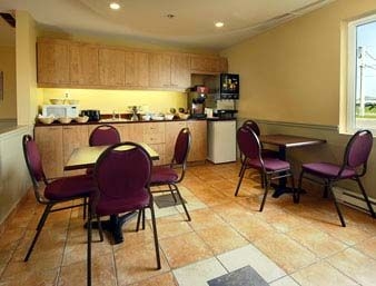 Imagen general del SUPER 8 MONTREAL QC. Foto 2