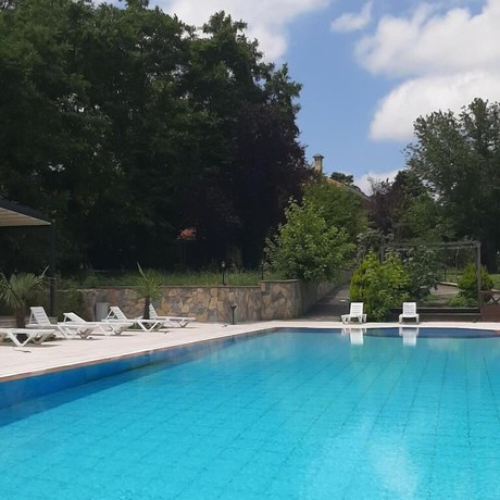 Imagen de la piscina del SYNOSSE PARK HOTEL. Foto 11
