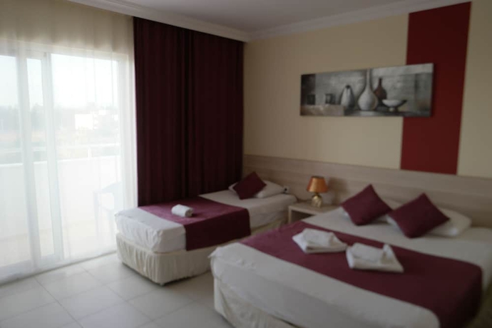 Imagen de la habitación del Safak Beach Motel. Foto 7