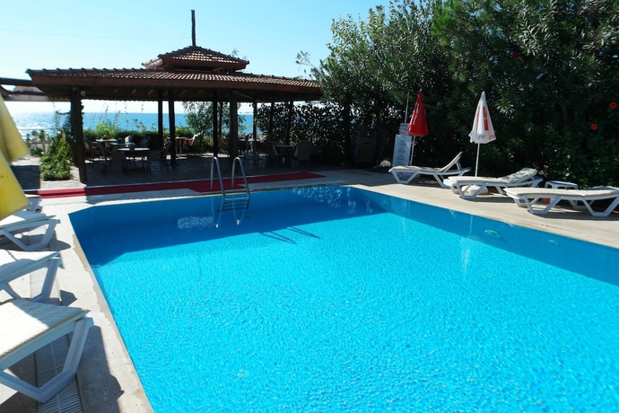 Imagen de la piscina del Safak Beach Motel. Foto 16