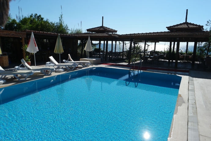Imagen de la piscina del Safak Beach Motel. Foto 17