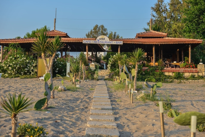 Imagen de los exteriores del Safak Beach Motel. Foto 13