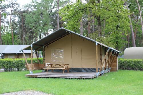 Imagen de la habitación del Safaritent at Familiepark Goolderheide. Foto 14