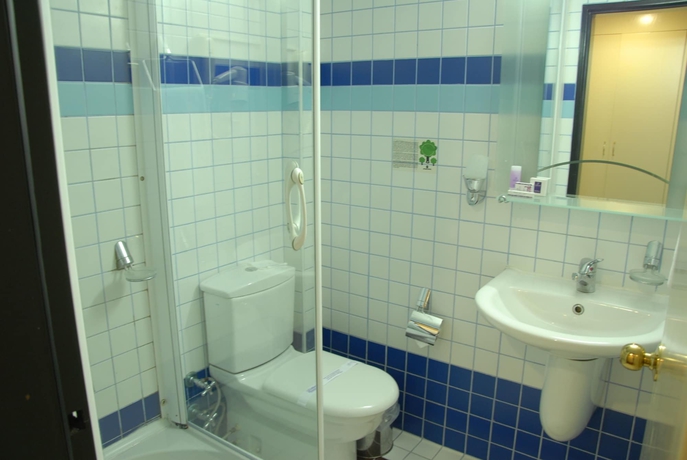 Imagen de la habitación del Saffron Hotel. Foto 11