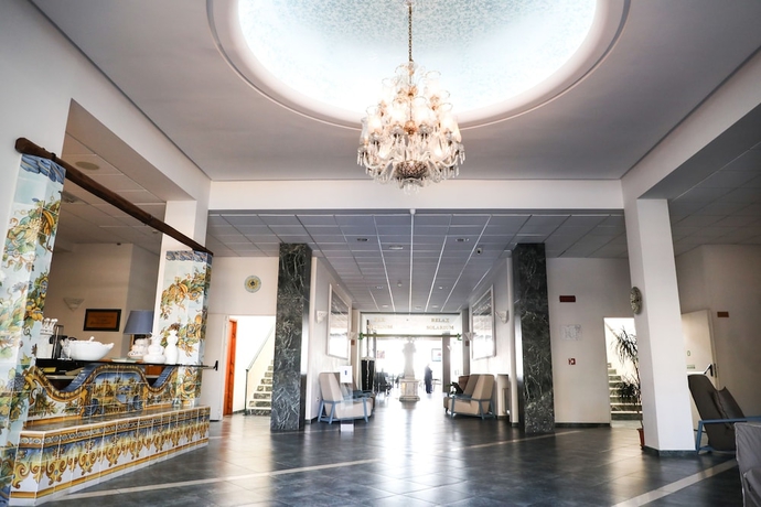 Imagen de los interiores del Saint Joseph Resort. Foto 16