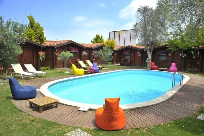 Imagen de la piscina del Sakizlarpark Bungalows. Foto 17