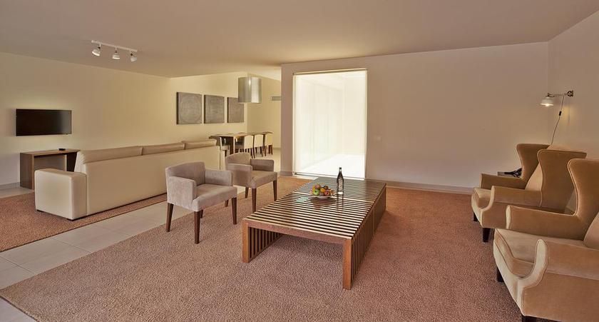 Imagen de la habitación del Salgados Beach Villas. Foto 9