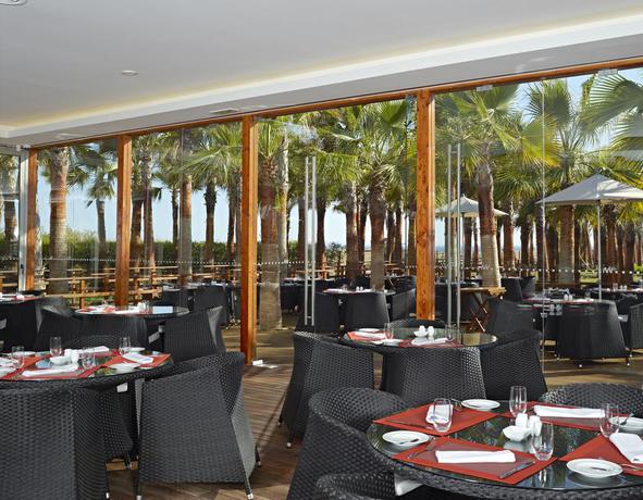 Imagen del bar/restaurante del Salgados Beach Villas. Foto 3